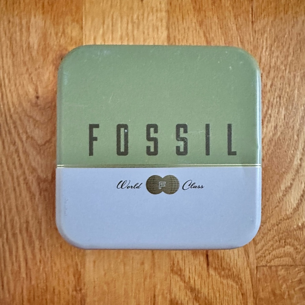 Fossil Black and Gold Watch - Picture 5 of 5